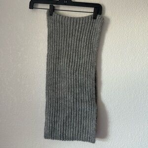 Lauren Conrad knitted scarf